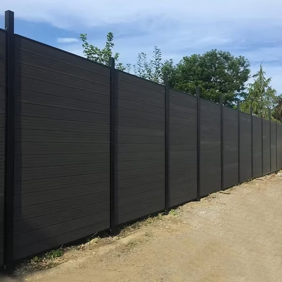 Recinzione prefabbricata componibile in panelli sandwich altezza 300 cm